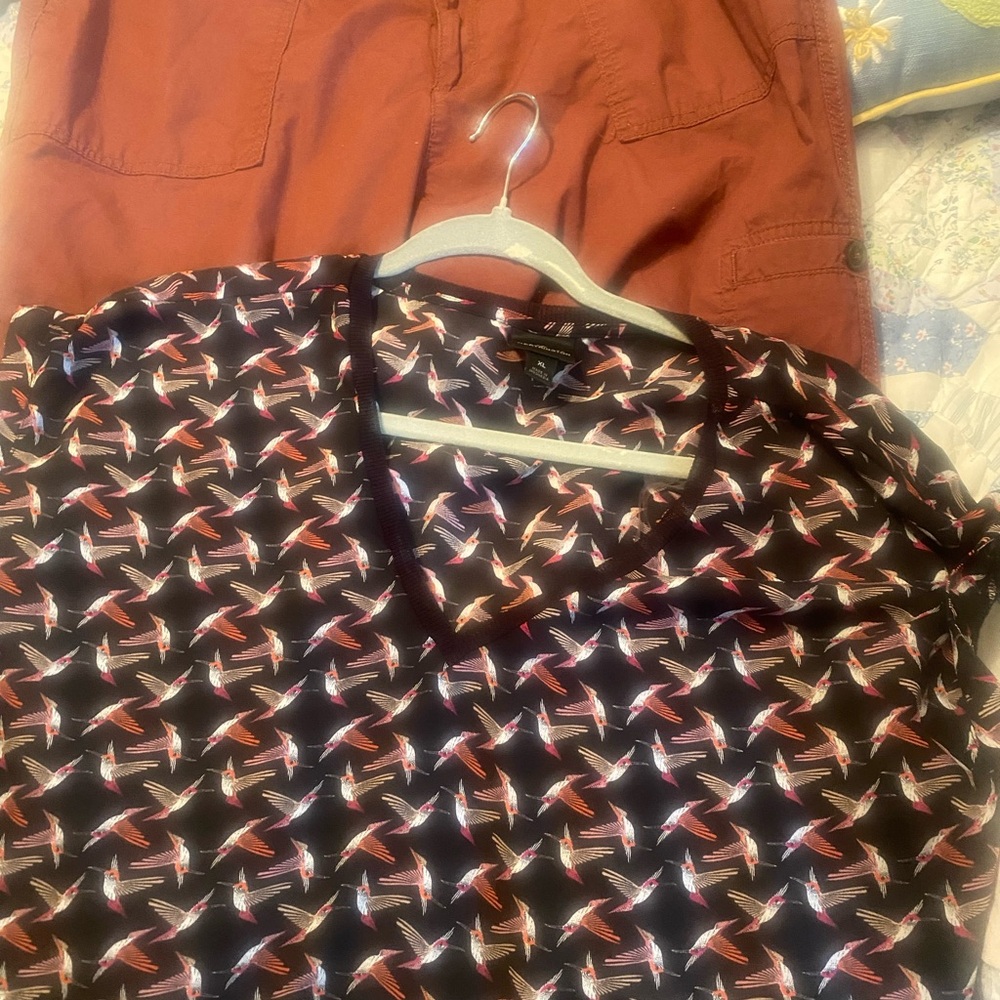 Patterned V-Neck Blouse